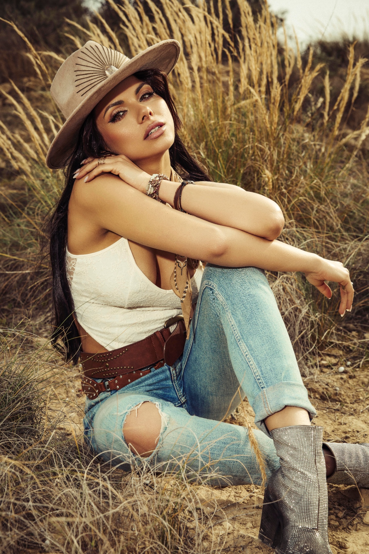 Dara Model lifestyle portfolio image: Boho Spirit.